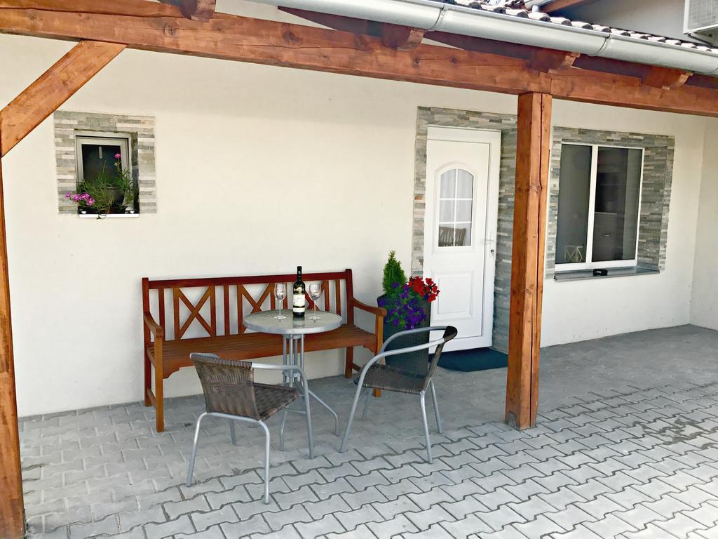 Apartmany U Orecha Boretice Bagian luar foto