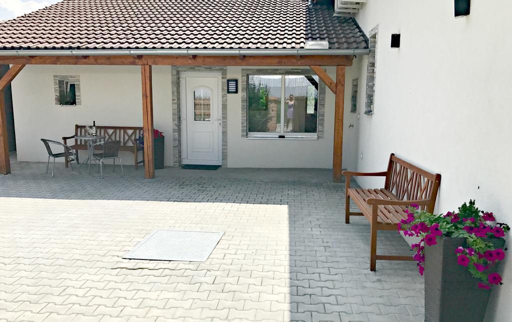Apartmany U Orecha Boretice Bagian luar foto