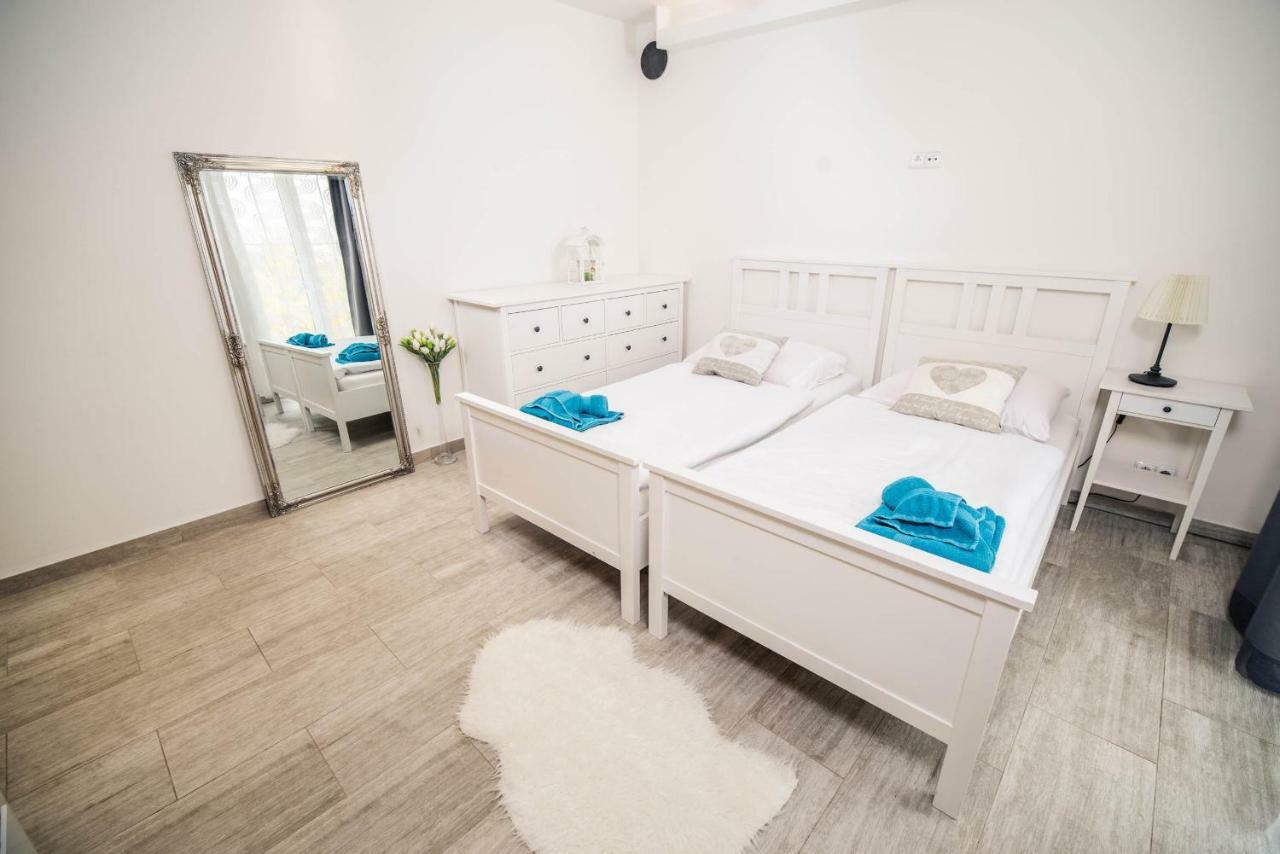 Apartmany U Orecha Boretice Bagian luar foto