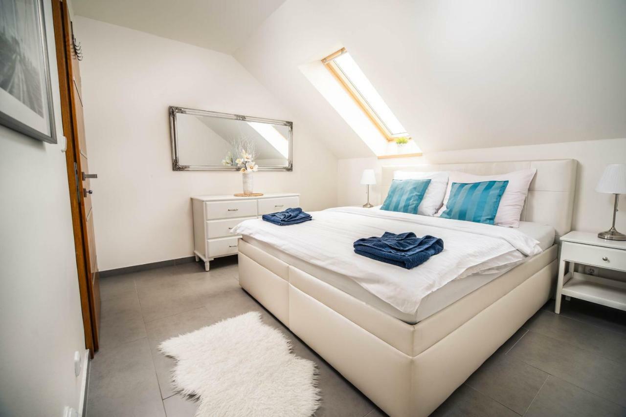 Apartmany U Orecha Boretice Bagian luar foto